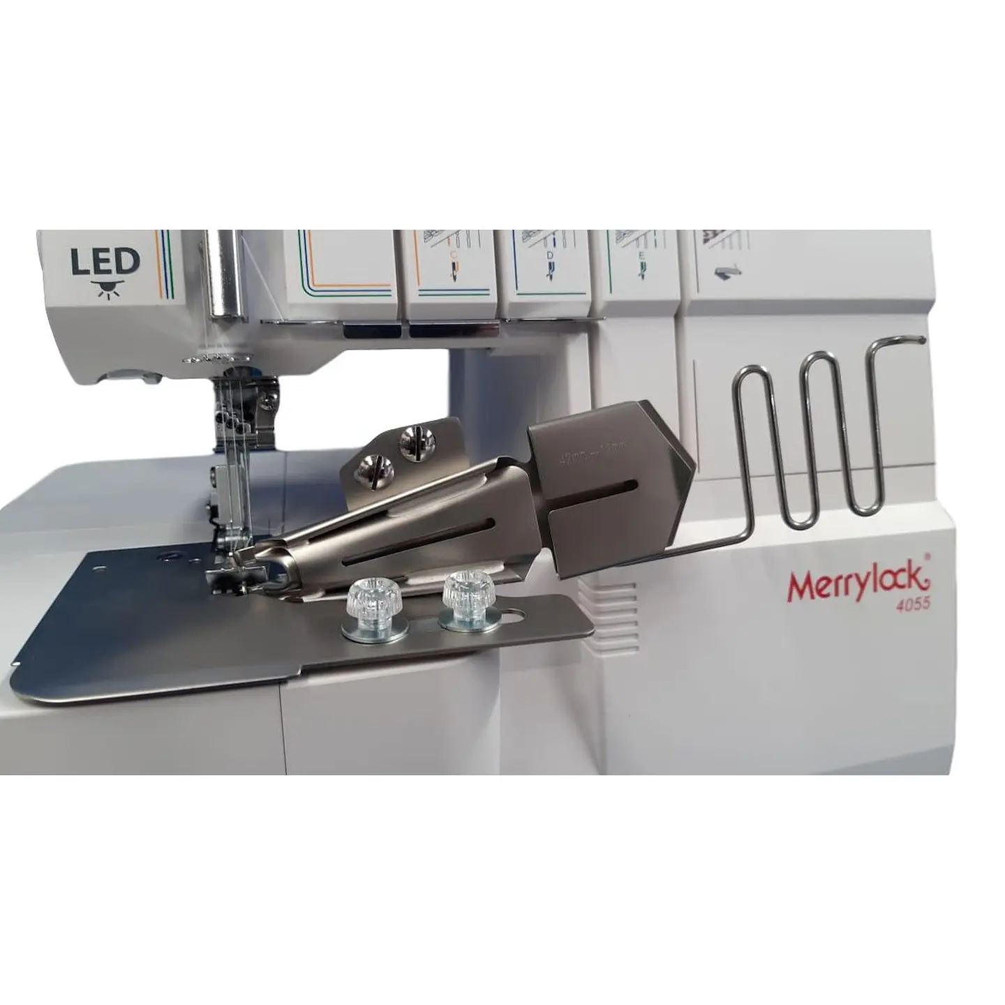 Colleretera Merrylock MOD 4055 – Recubrimiento 2/3 Agujas, Cadeneta, Brazo Libre y LED 3