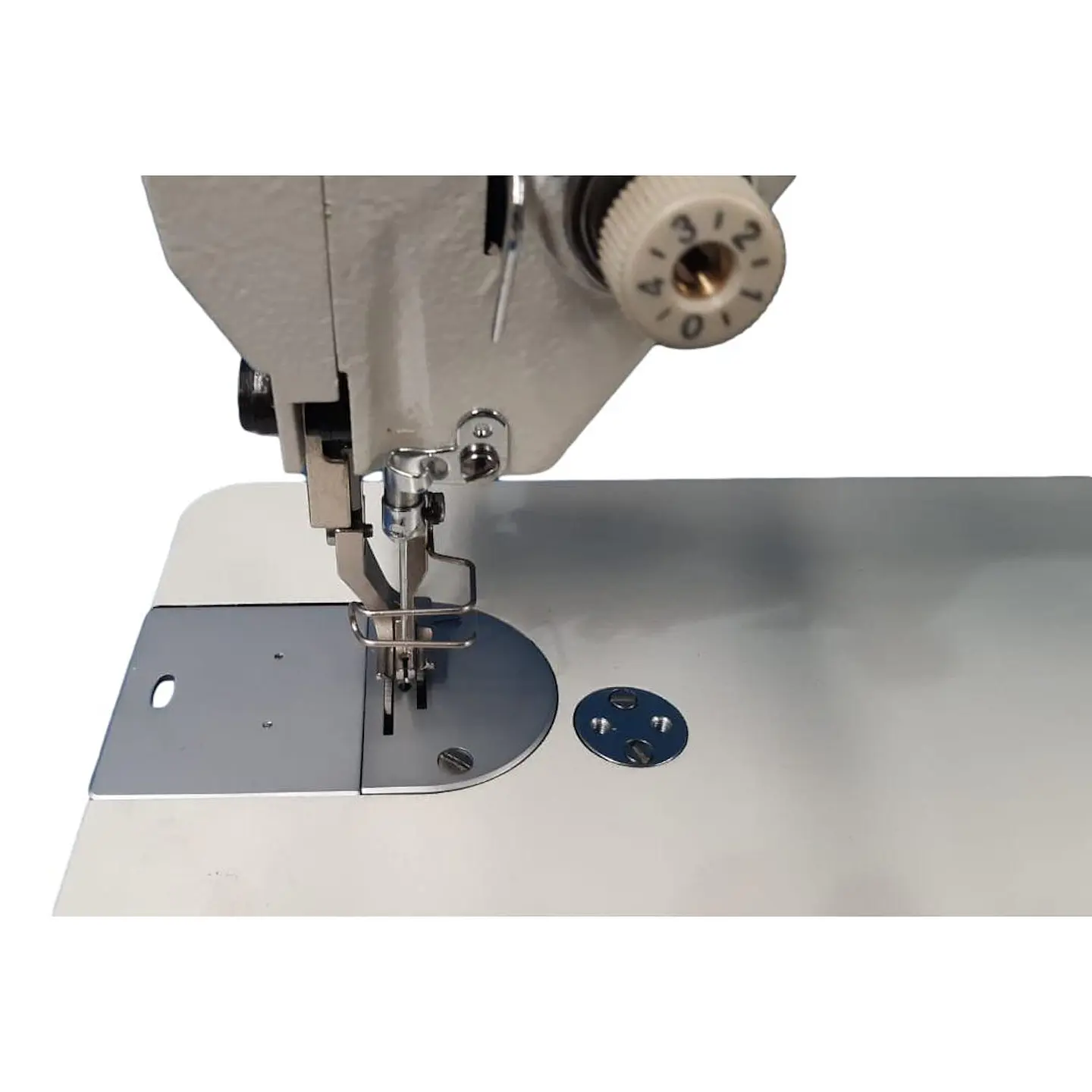 Recta Industrial BSQ MOD 303 Arrastre Combinado – Tapicería y Textiles Pesados, 3000 p/min, Mesa incluida 2