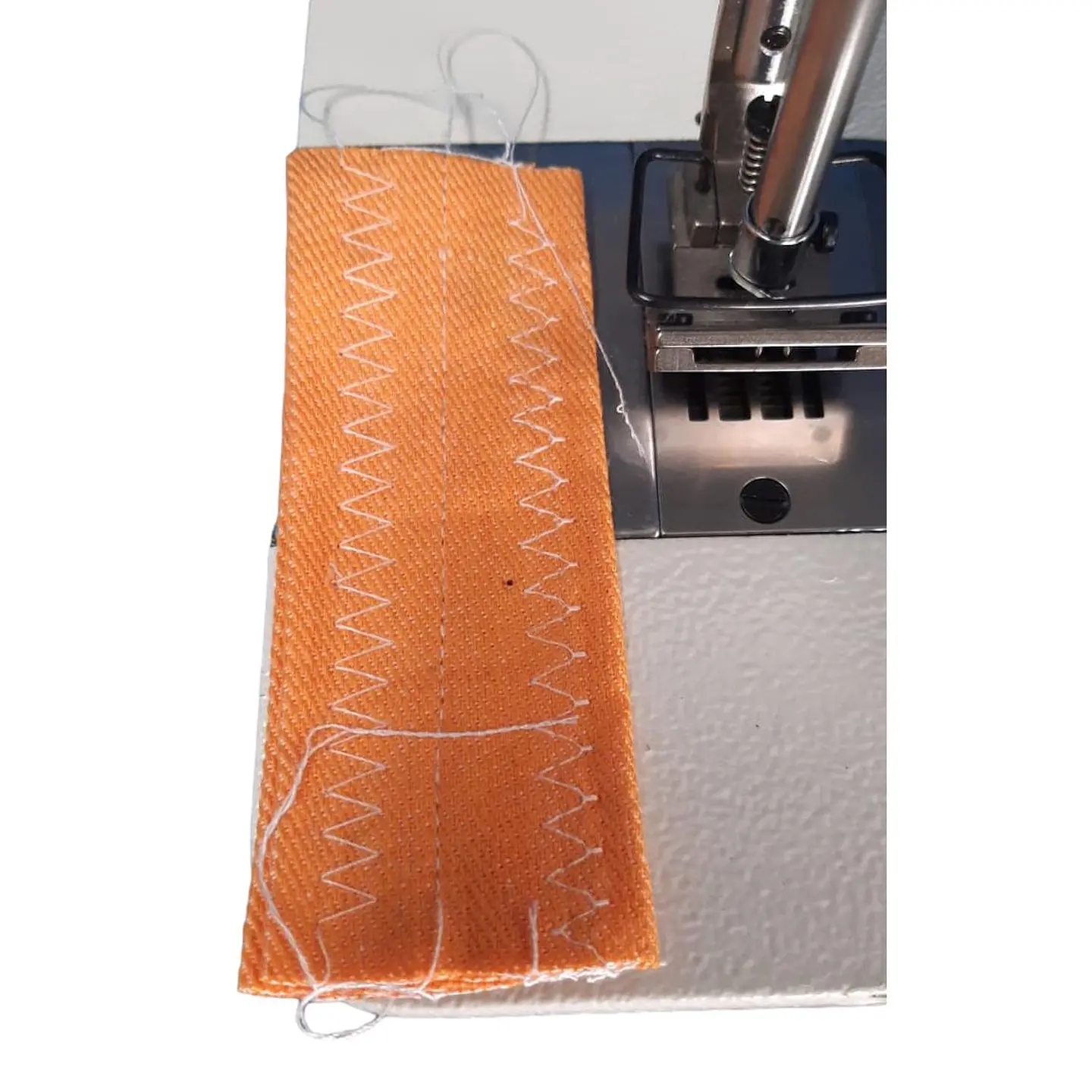 Máquina de Coser Recta y ZigZag BSQ MOD 2284 3
