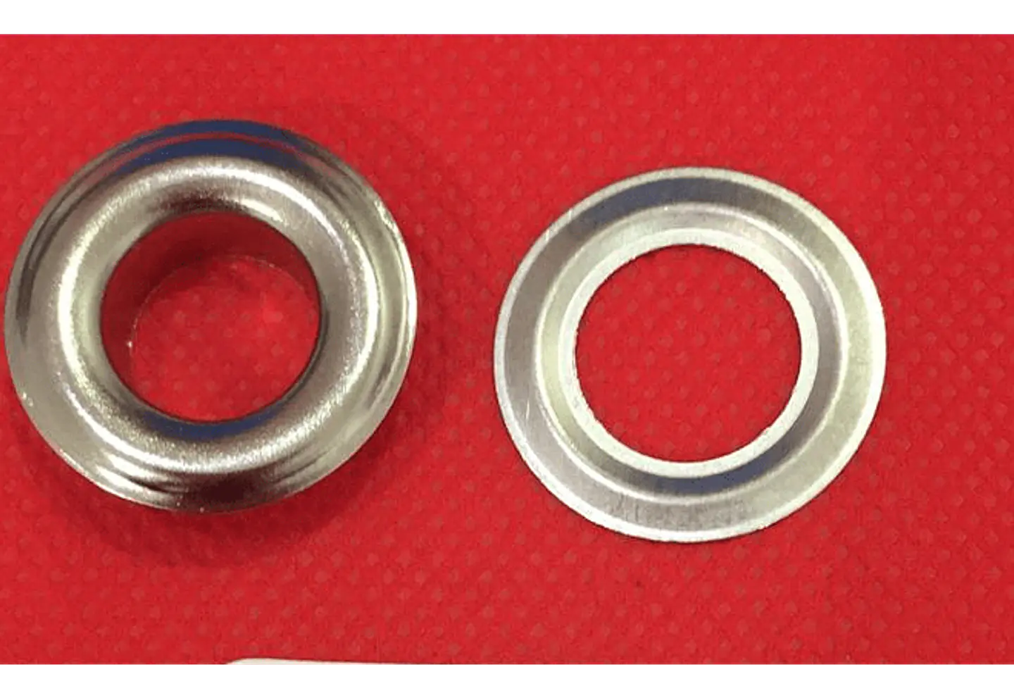 OJETILLO METALICO DE 1/2 PULGADA - CIENTO 2