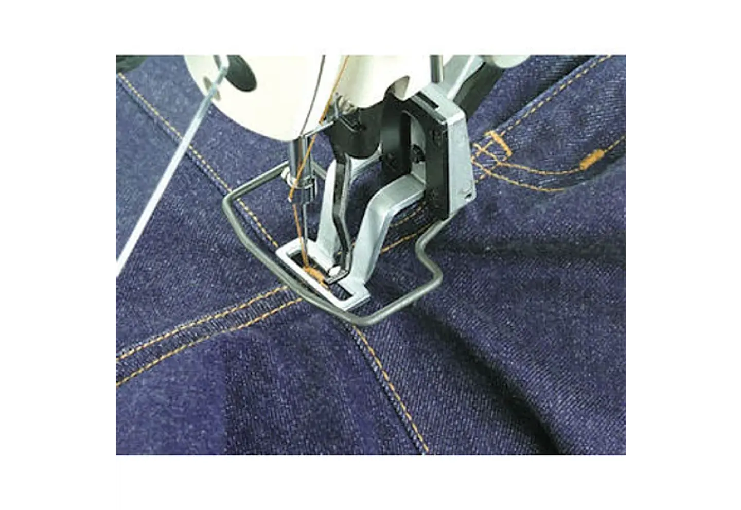 ATRACADORA JUKI MOD LK1900               4
