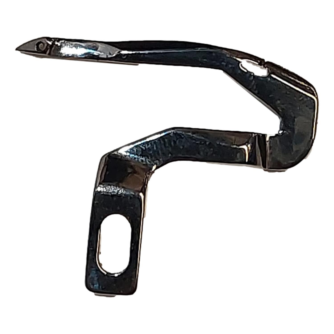 CROCHET INFERIOR OVERLOCK SINGER MOD 14U854 1