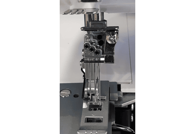 Máquina de Coser Colleretera MOD 3040 - 3 Agujas, 1300 ppm
