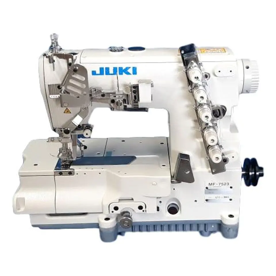 TAPACOSTURA INDUSTRIAL JUKI MF-7523 — 3 AGUJAS ALTA VELOCIDAD PARA CAMISETAS, ROPA DEPORTIVA Y TEJIDO DE PUNTO 3