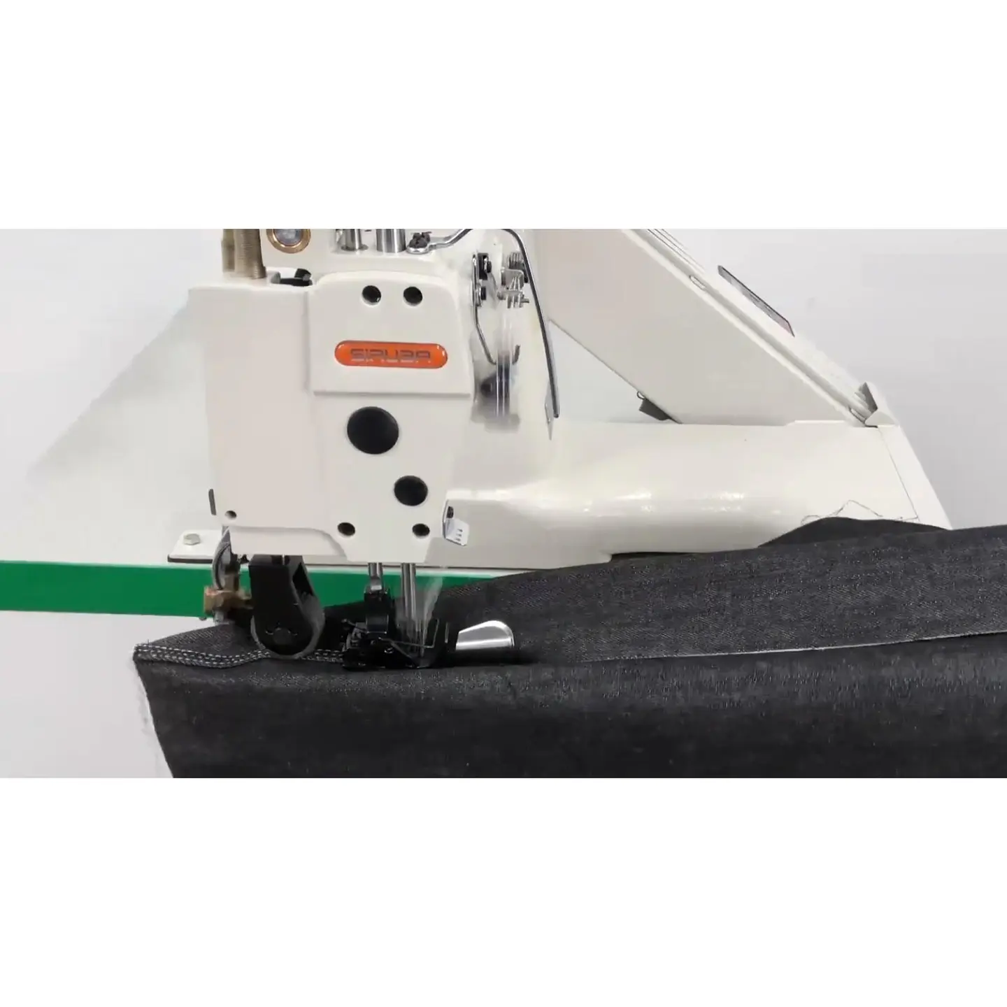 Cerradora de Codo Siruba FA007D-364H/2PL – 3 Agujas, Puller Metálico, 3500 ppm, Direct Drive 4