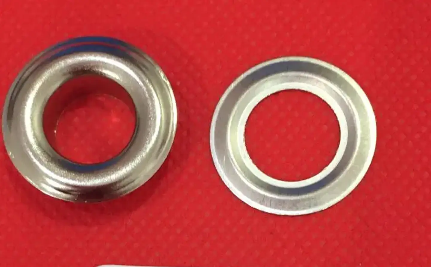 Ojetillo Metálico 12 mm Niquelado Ibarra – Bolsa de 100 Juegos con Arandela 1