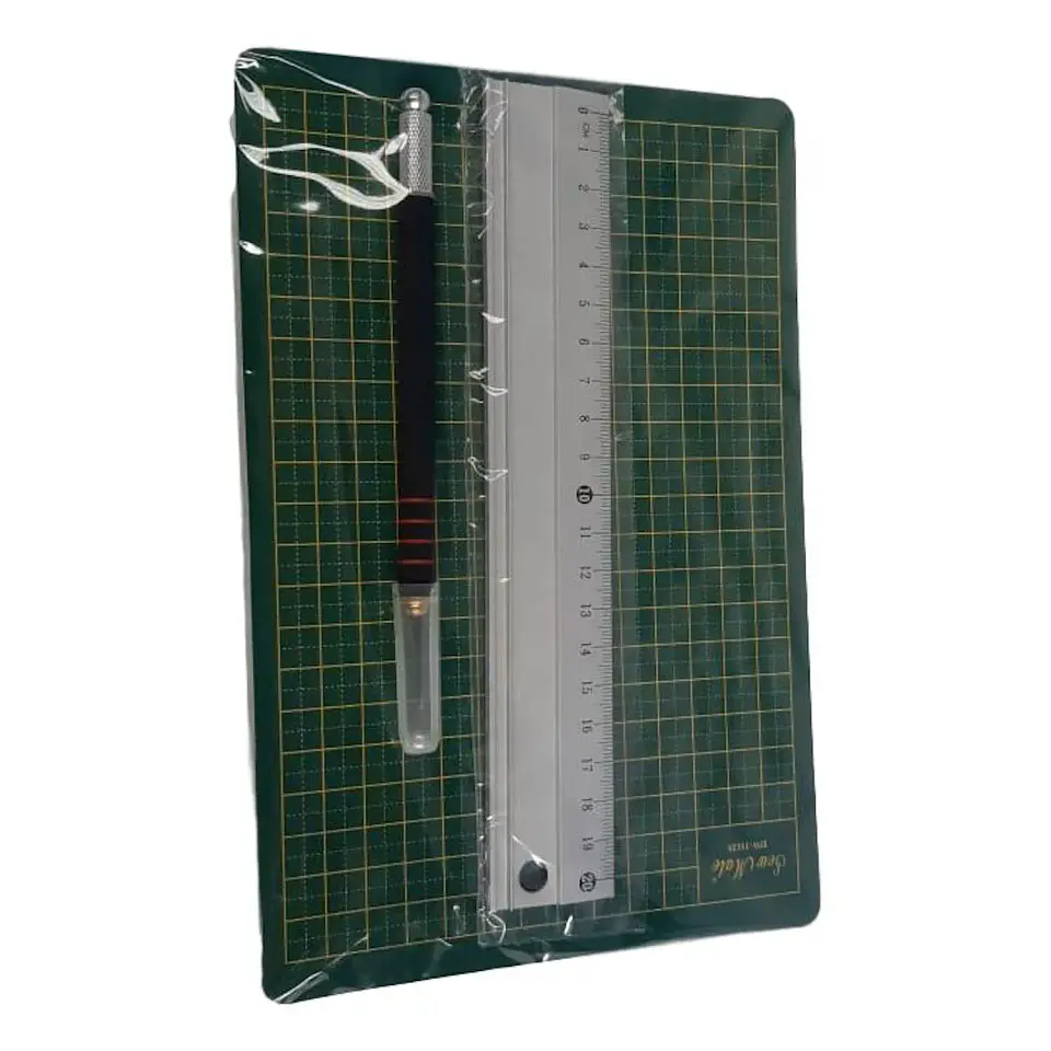 Kit tapete de corte 22,5 x 15 cm con regla de aluminio y cuchillo de arte 3
