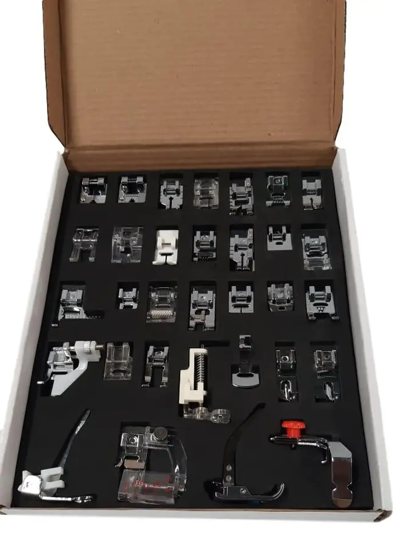 Caja con 32 Prensatelas para Máquina Domestica Mod PFSH-32 1