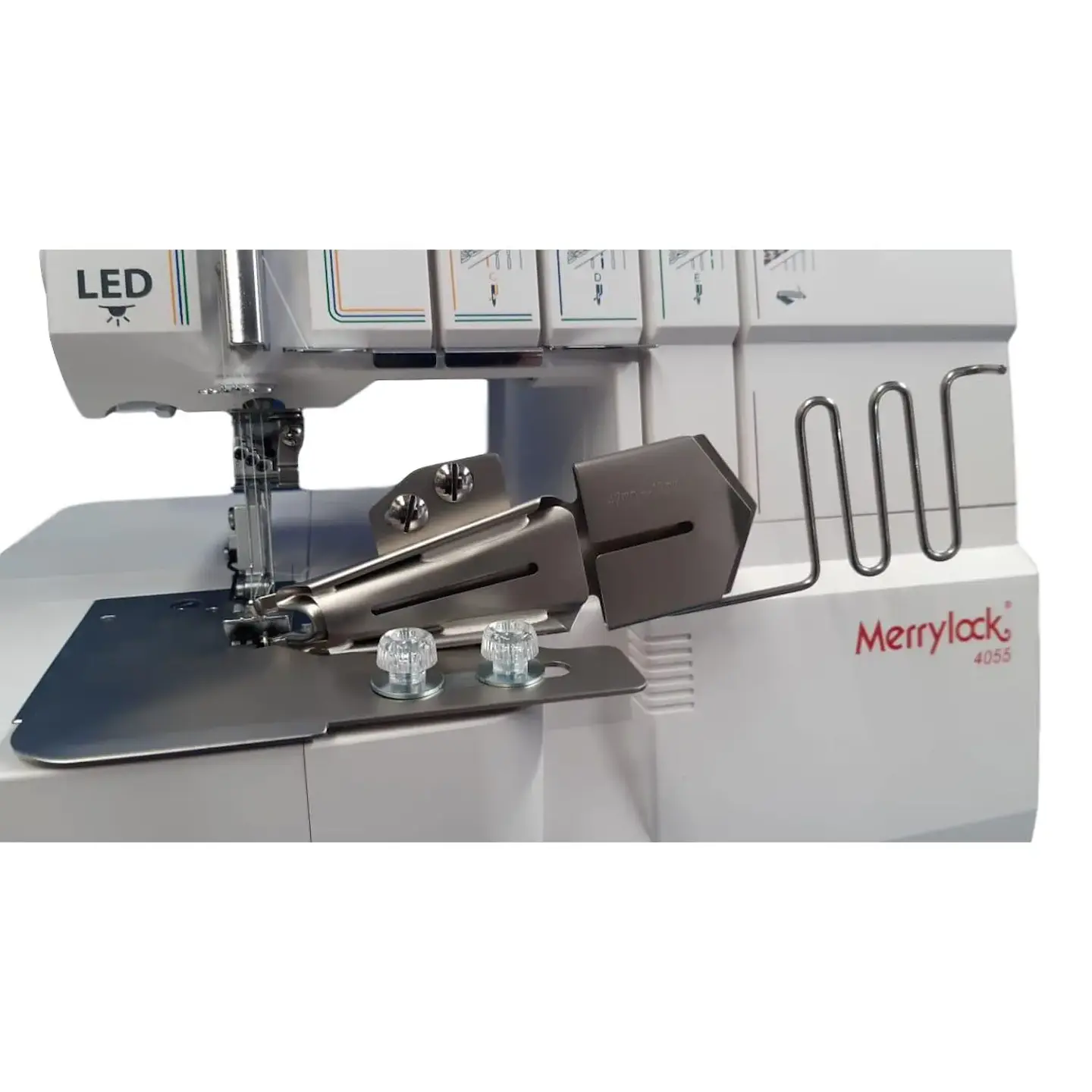 Colleretera Merrylock MOD 4055 – Recubrimiento 2/3 Agujas, Cadeneta, Brazo Libre y LED 3