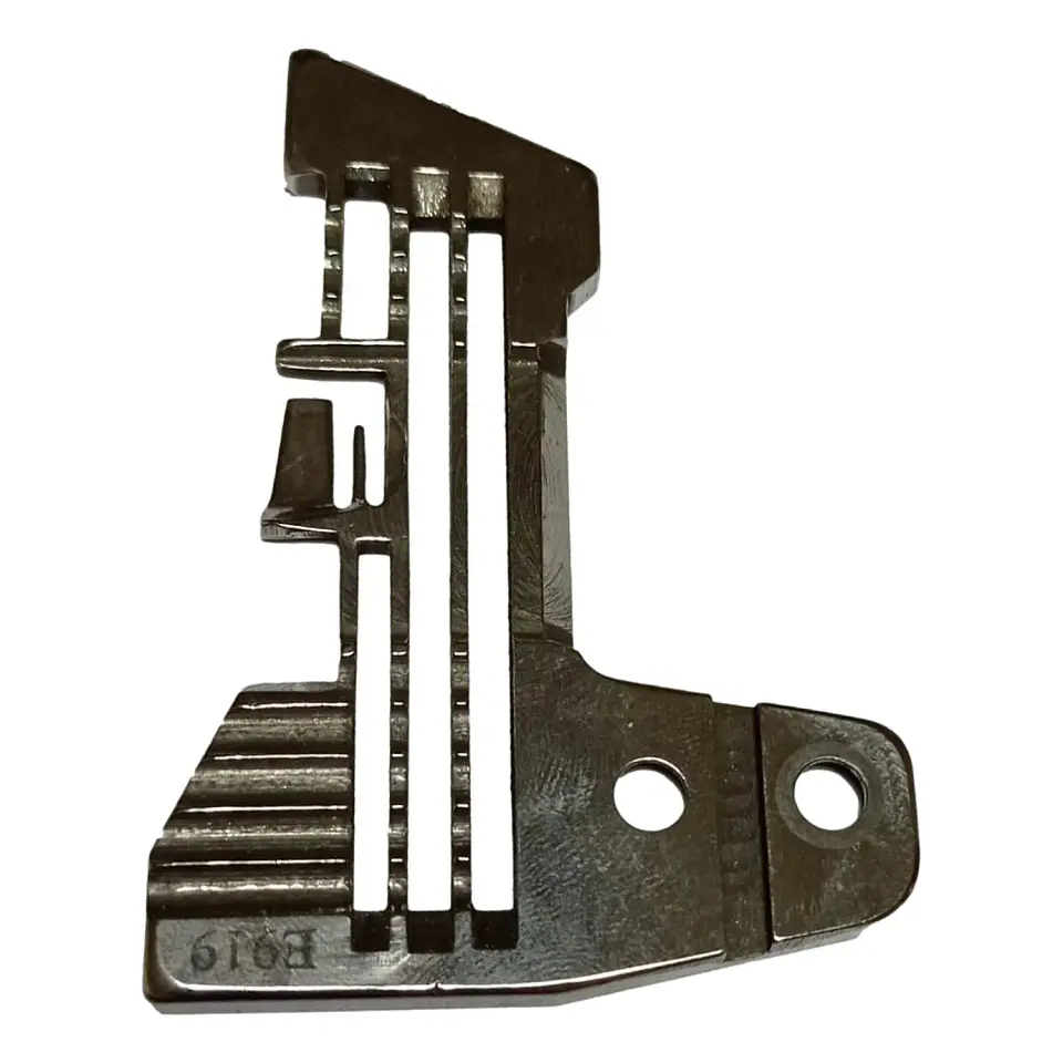 Plancha de Aguja 747-514M7-24 para Overlock Industrial – Repuesto de 2 Agujas y 4 Hilos 1