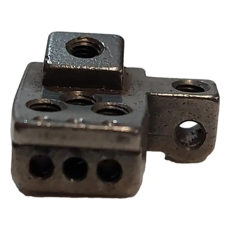 Cepo Portaagujas para Colleretera / Tapacostura GK31016 – Repuesto de Tres Agujas 2