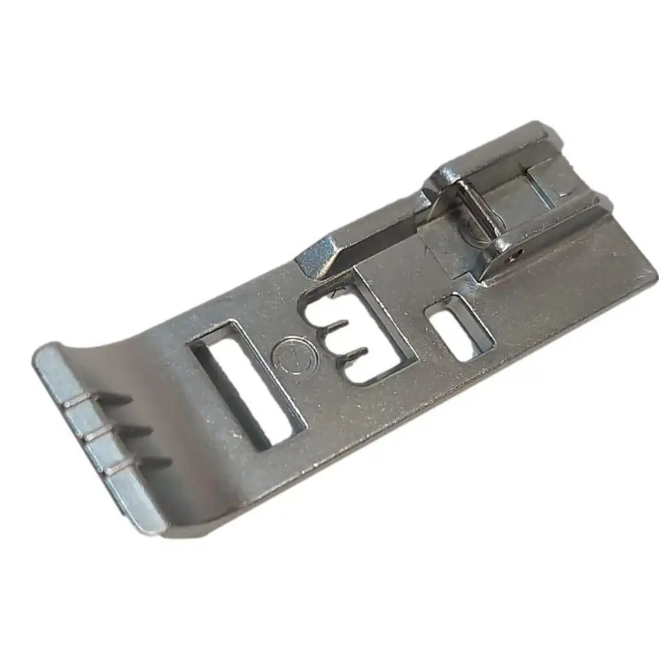 Prensatela colleretera Merrylock 3040 1
