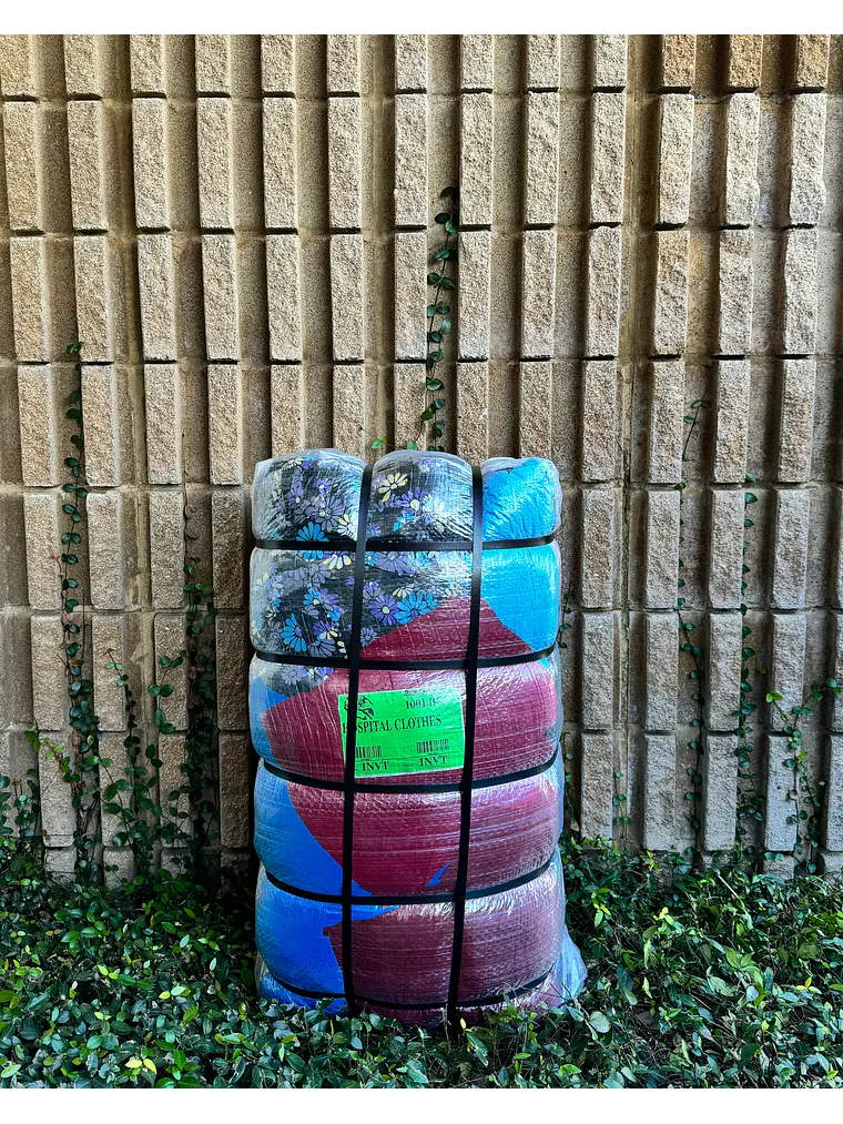 FARDO ROPA CLINICA PREMIUM 40kg - Uniformes clinicos 1