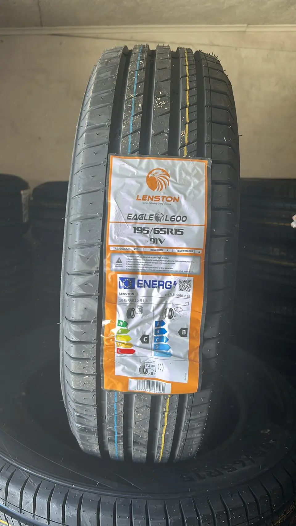 NEUMATICO 195/65R15 MARCA LENSTON 1