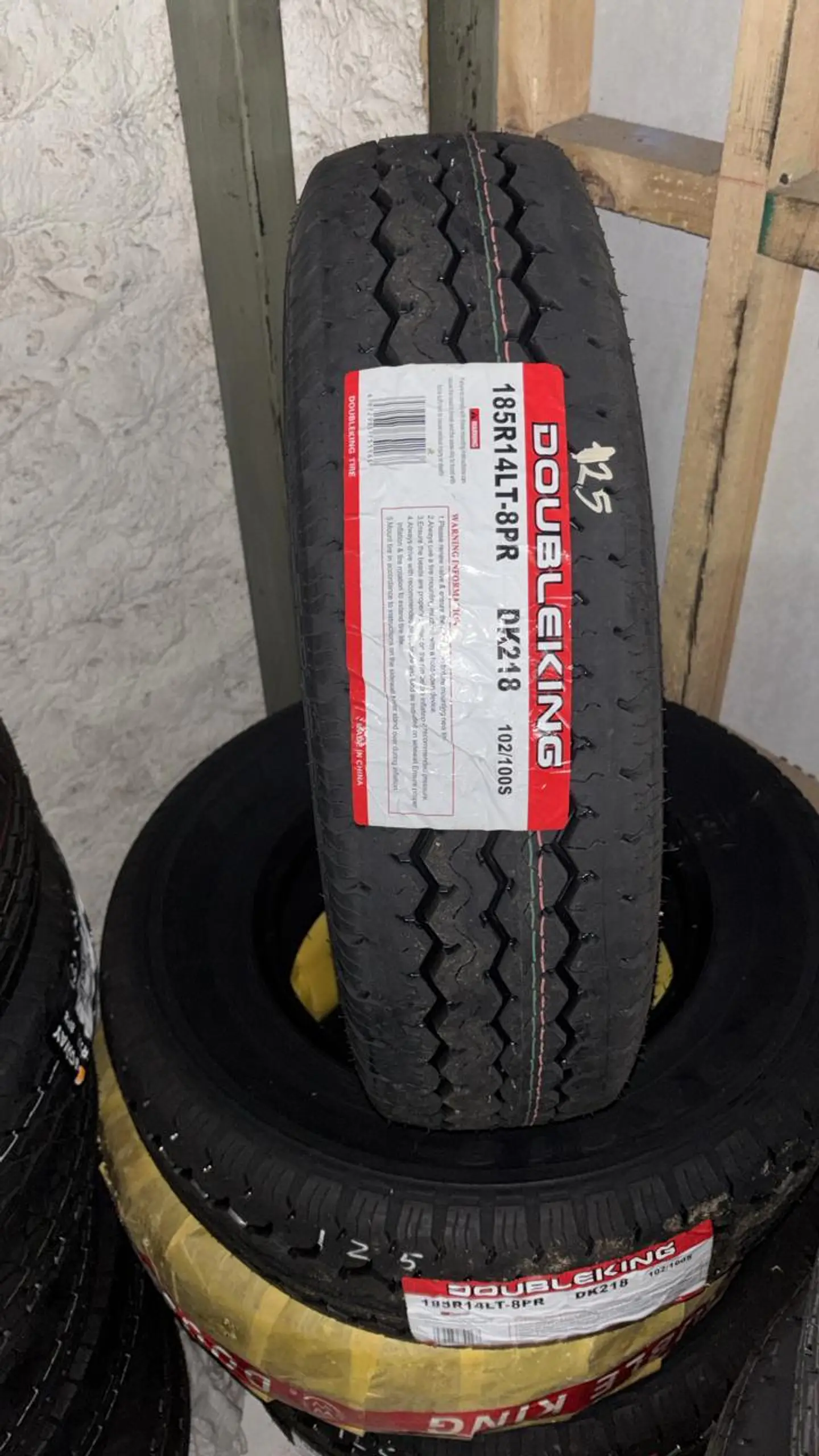 NEUMATICO 185R14LT MARCA DOBLEKING 1