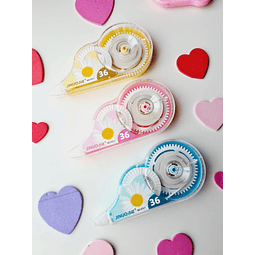 Corrector en cinta diseño margaritas