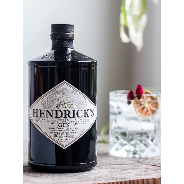 Hendricks 2X 1( lunes a jueves)