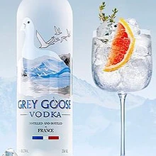 GreyGoose Tonic 2X 1(lunes a jueves)