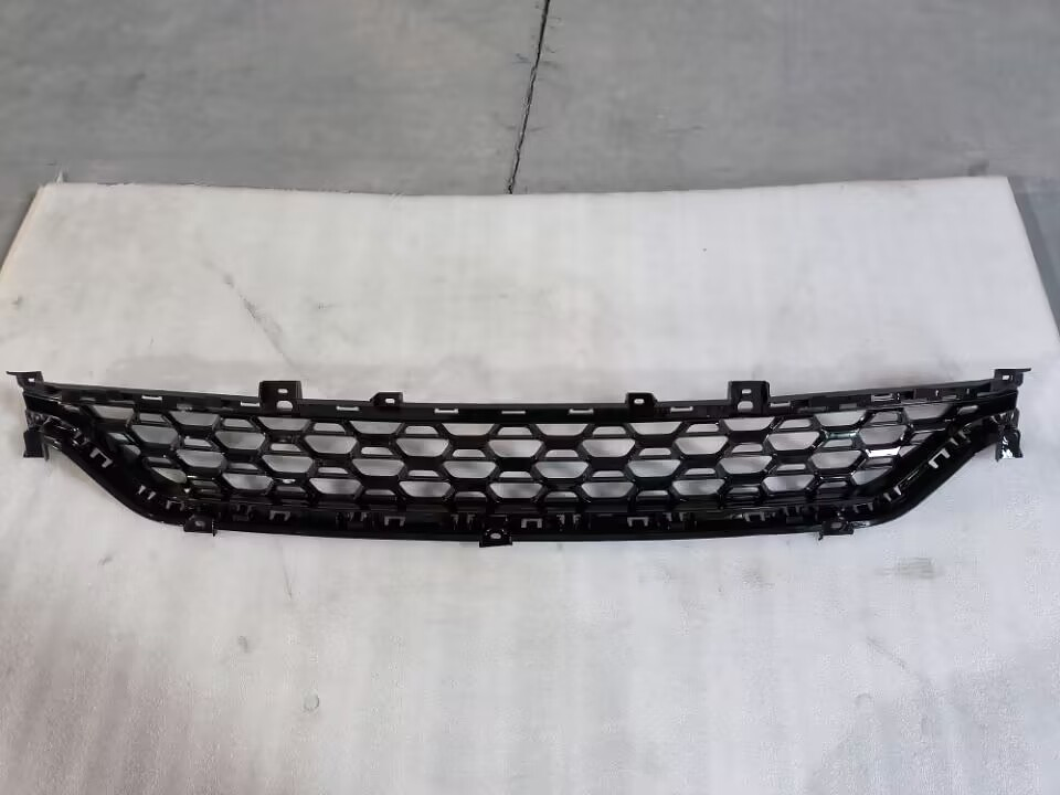 MOLDURA PARACHOQUE DELANTERO TIGGO 8 2