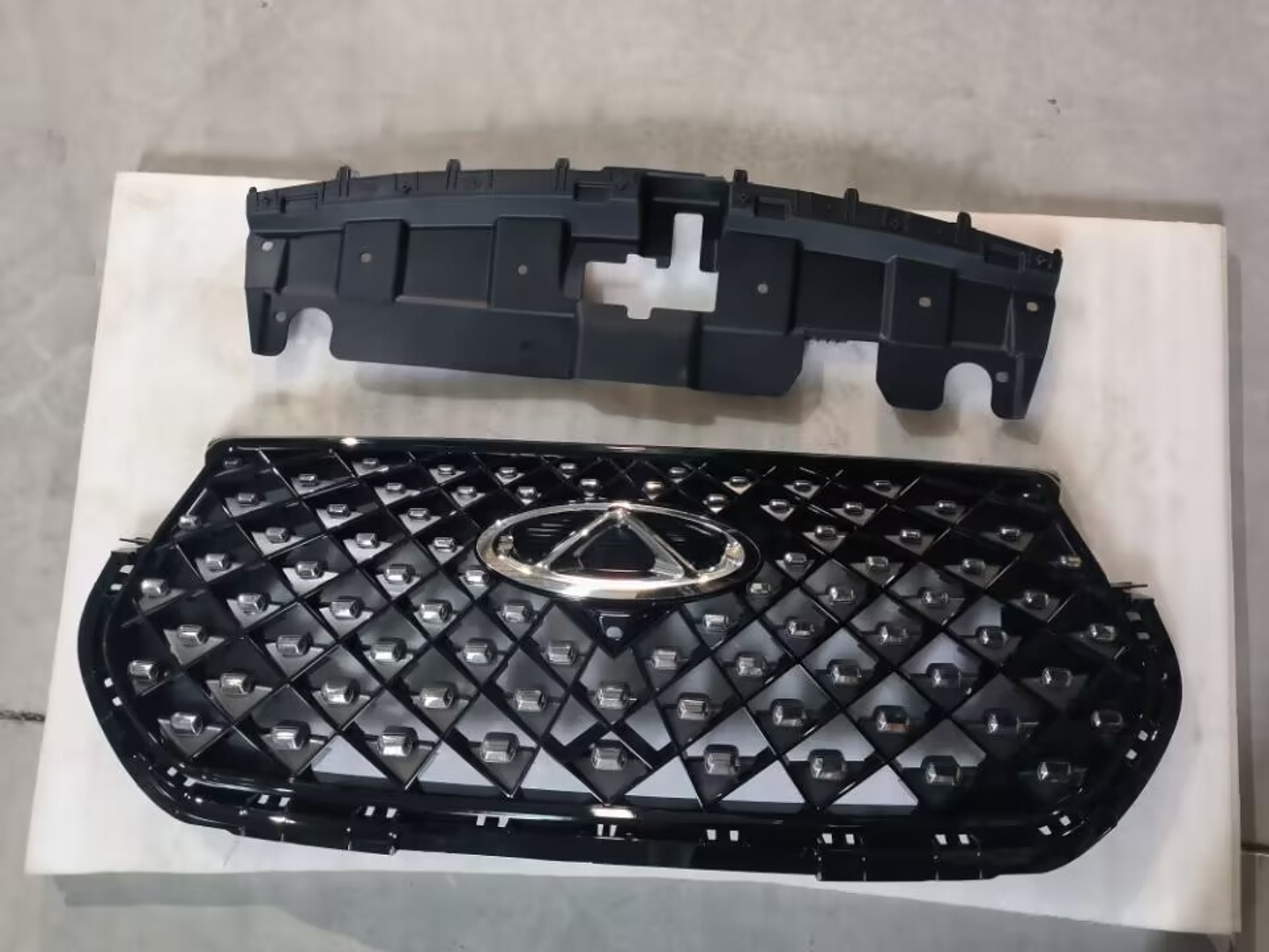 MASCARA RADIADOR TIGGO 4 2