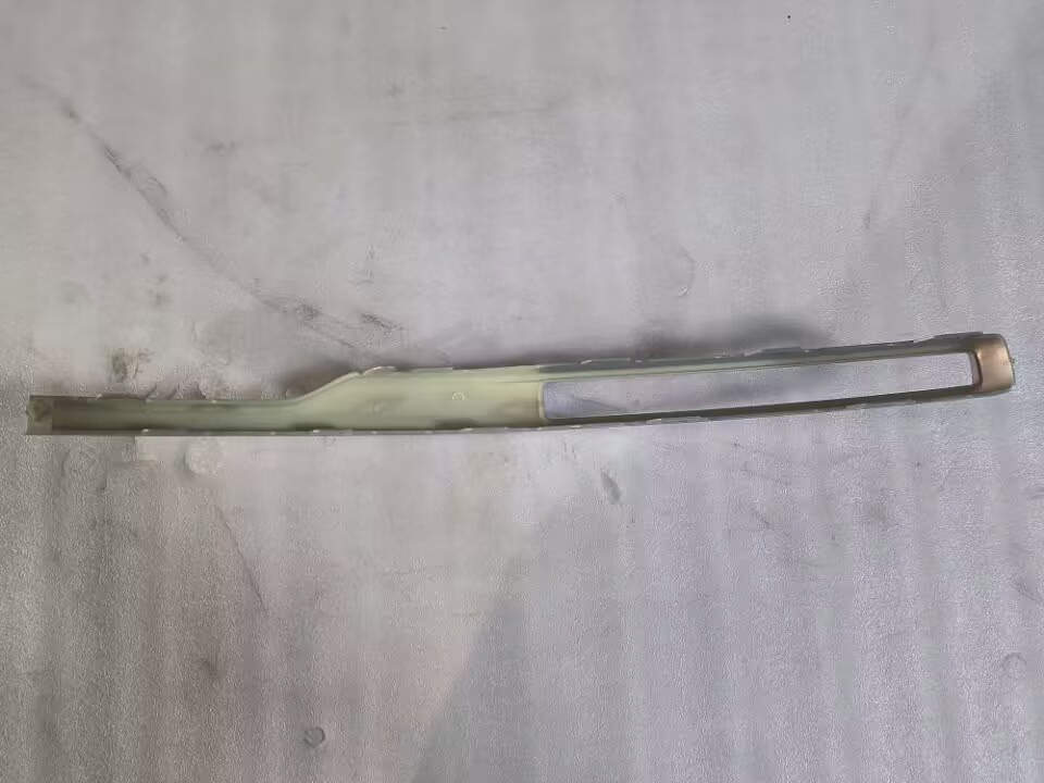 BISEL DERECHO LUZ DIA TIGGO 5 PRO 2