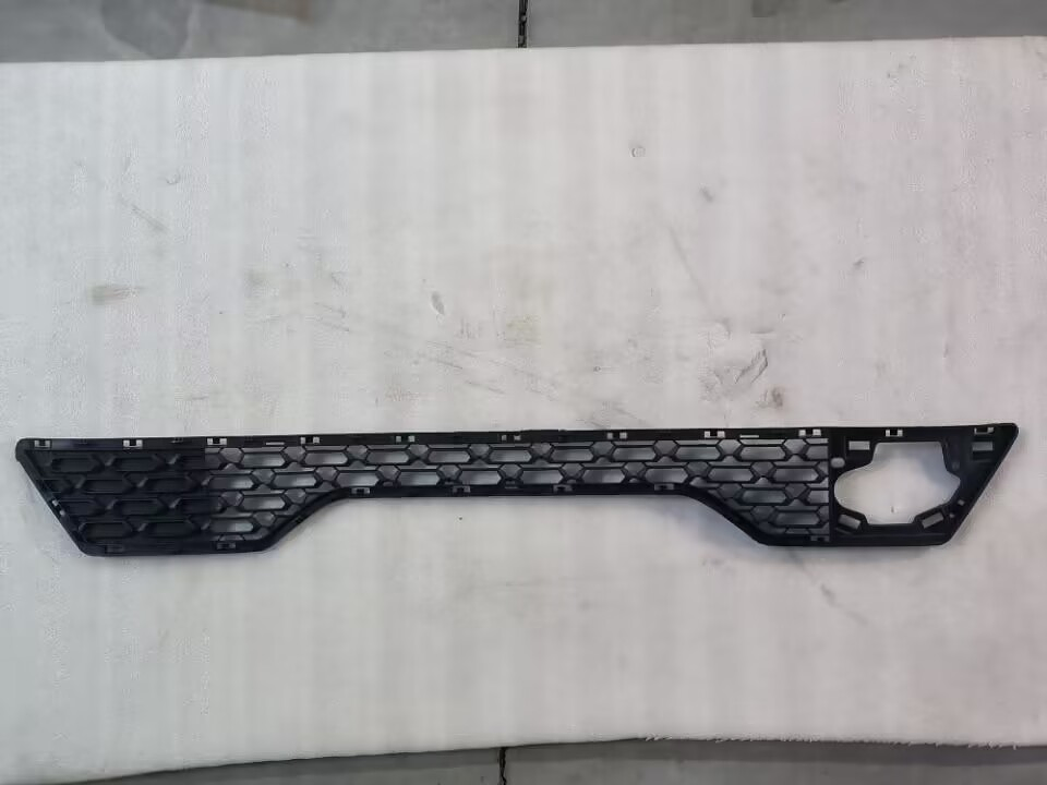 REJILLA PARACHOQUE DELANTERO TIGGO 2 1