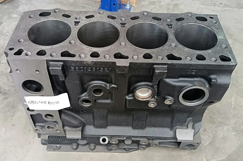 Block de cilindros original Yuejin / Naveco, referencia 5801458011, para motor SOFIM 8140. 1
