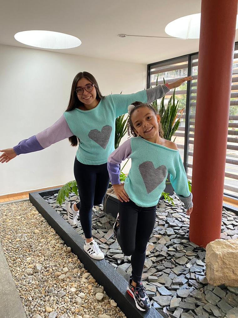 Sweater Corazón Aguamarina 2