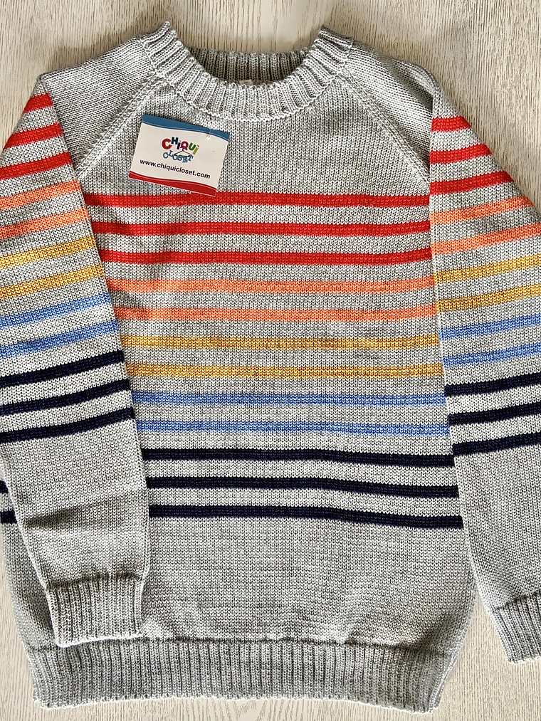 Sweater gris con rayas de colores 1