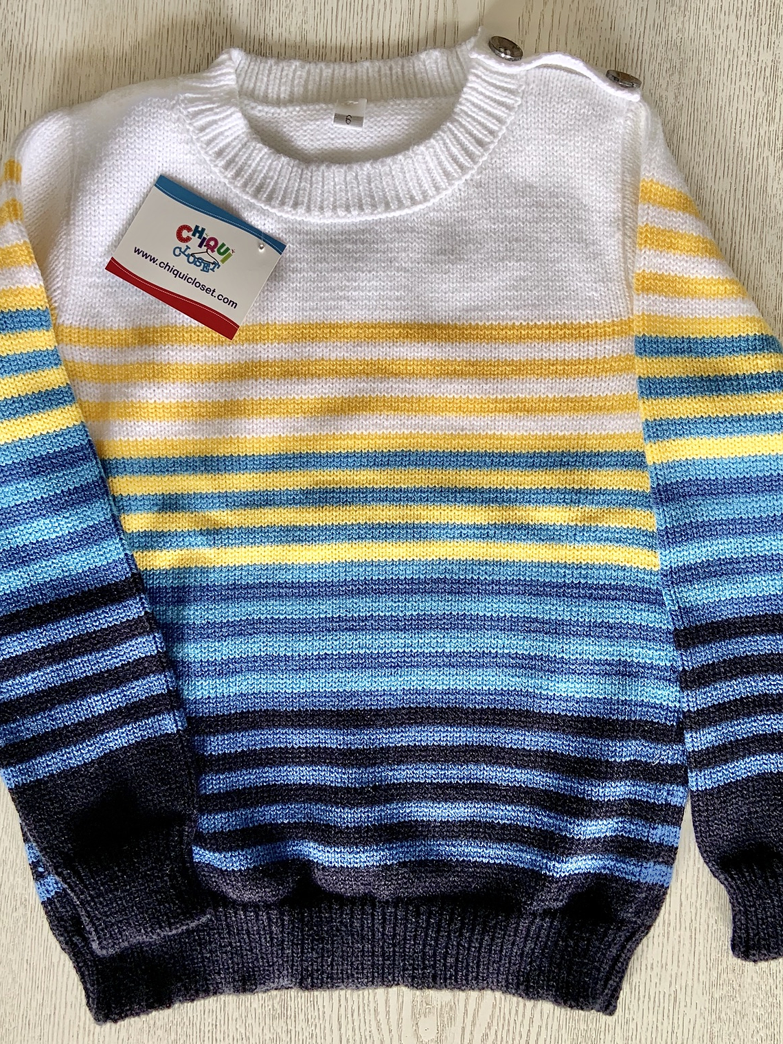 Sweater Cuello Redondo con Rayas Botones Decorativos 2