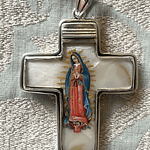 Cruz San Chárbel y Virgen de Guadalupe
