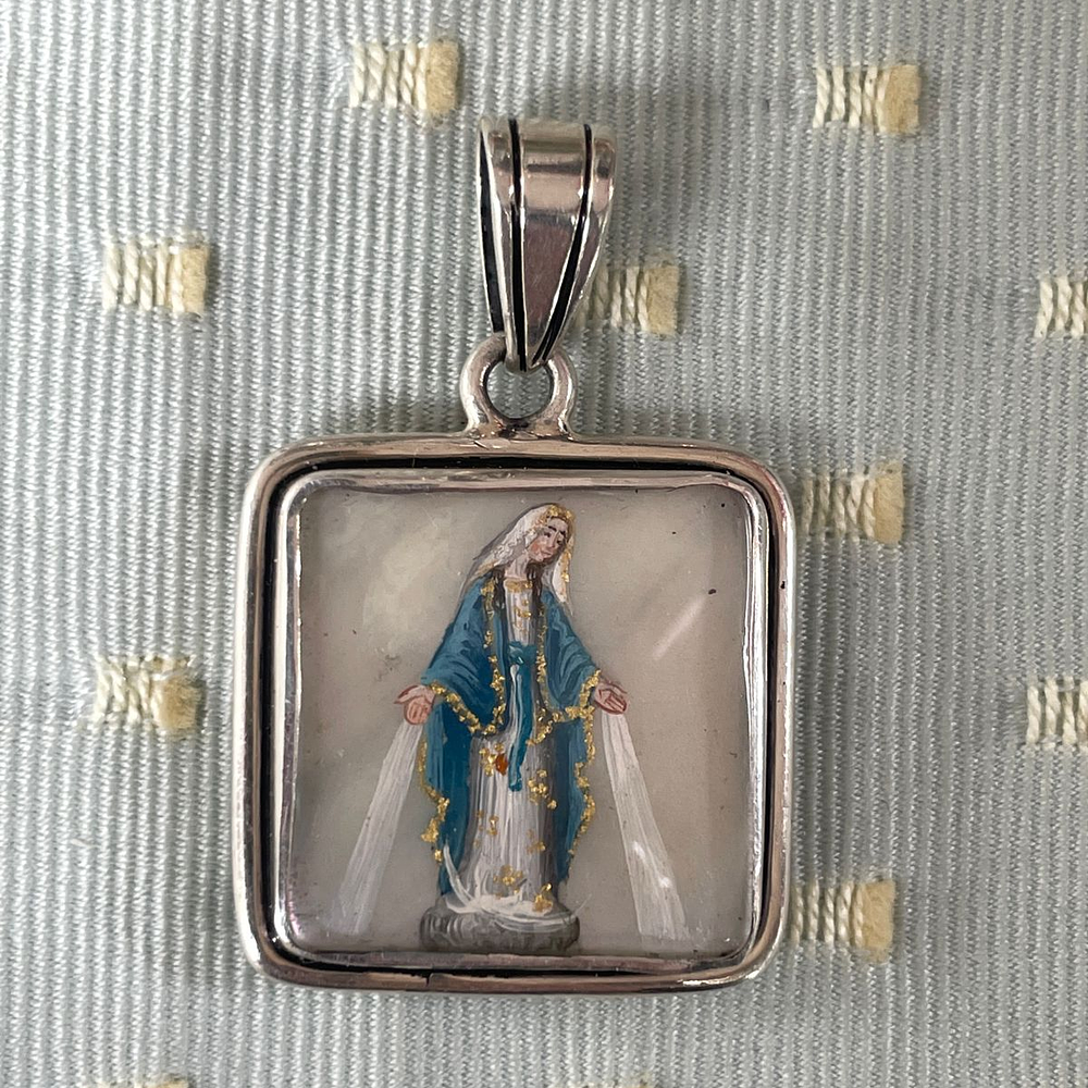 Medalla de San Carlo Acutis y Virgen de los Rayos 