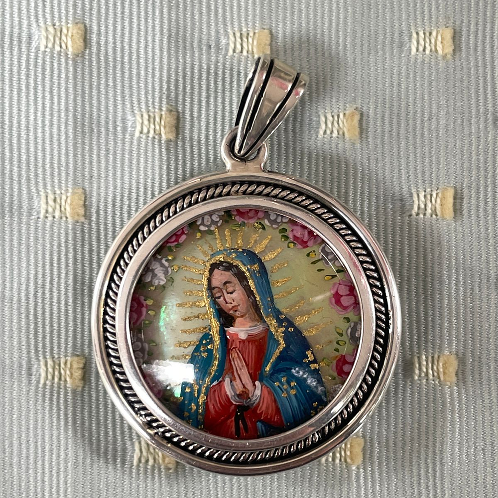 Medalla de la Virgen de Guadalupe y San Miguel Arcángel 