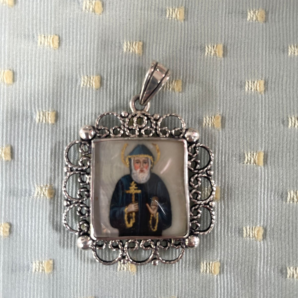 Maravillosa medalla de la Virgen del Carmen y San Charbel 