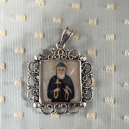 Maravillosa medalla de la Virgen del Carmen y San Charbel 