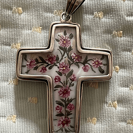 Maravillosa cruz de flores y Santísima Trinidad 