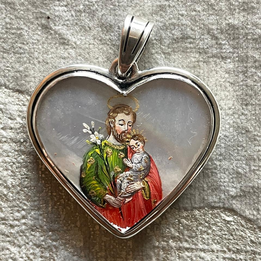 Medalla Corazón Virgen con el Niño y San José