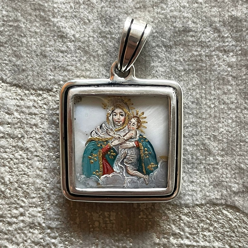 Medalla Virgen Desatanudos y San Charbel