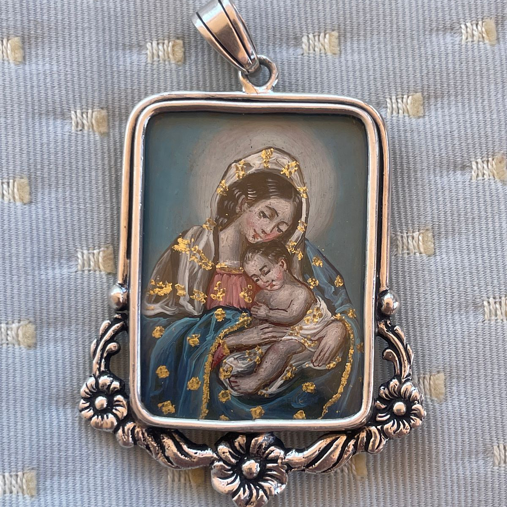 Medalla Virgen con el Niño y San José