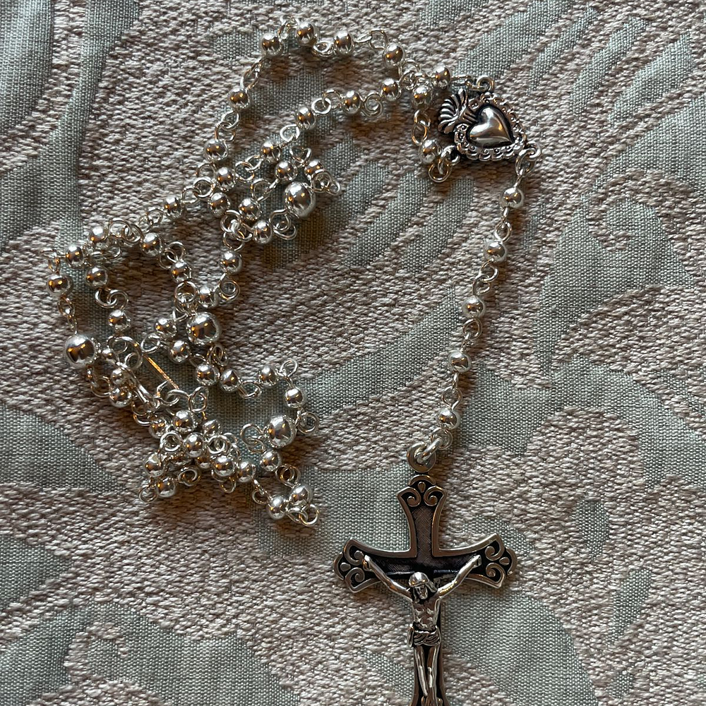 Rosario con maravillosa cruz en plata 950