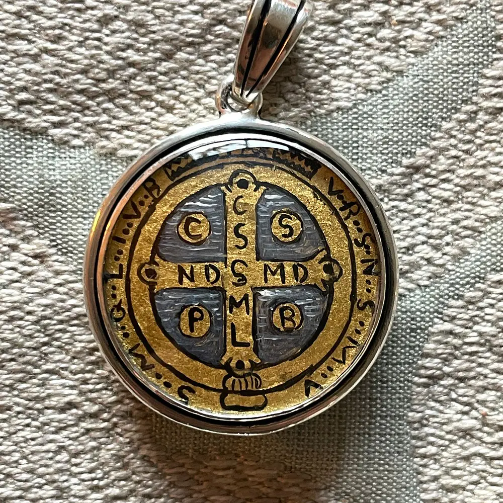 San Benito y 2 medallas más