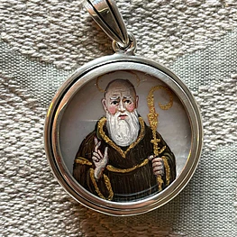 San Benito y 2 medallas más