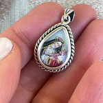 Preciosa Medalla de Santa Rosa de Lima y Ciruelo en flor 