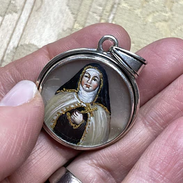 Medalla San Alberto Hurtado y Santa Teresa de Los Andes 
