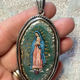 Medalla Virgen de Guadalupe alargada