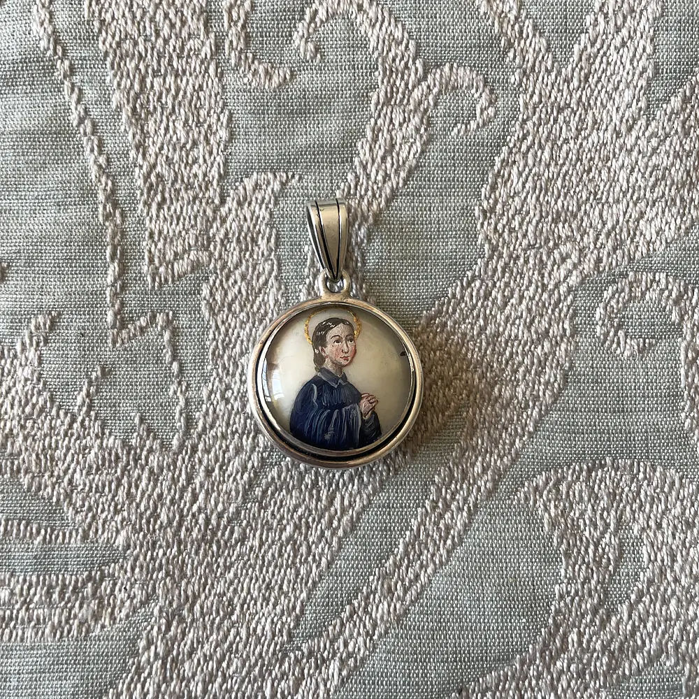 Medalla Virgen de Loudes y Santa Ema