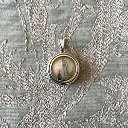 Medalla Virgen de Loudes y Santa Ema