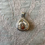 Medalla Virgen mater y Virgen negra