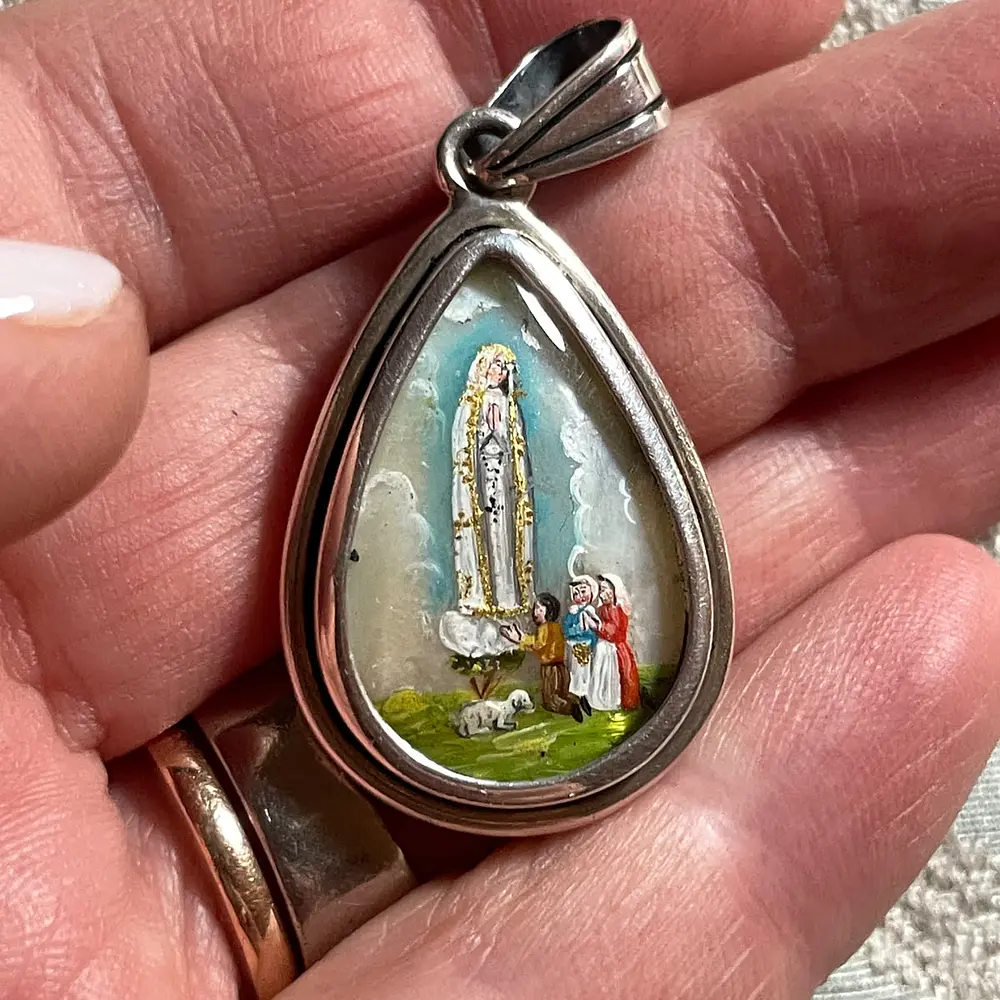 Medalla Gota de la Virgen de los Rayos y la Virgen de Fátima