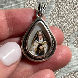 Medalla Gota de Santa Teresa de los Andes y el Espíritu Santo